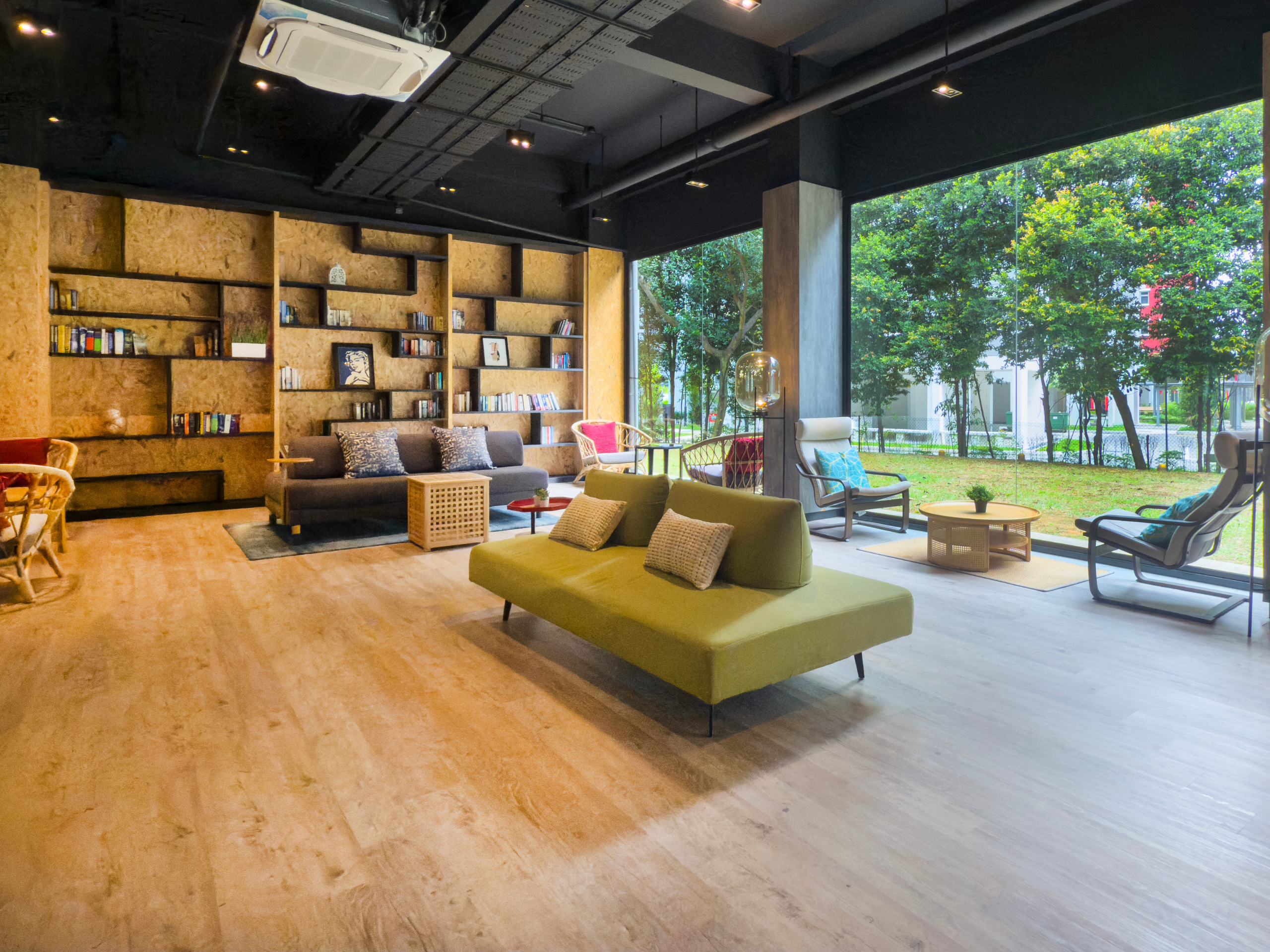 Coliwoo Boon Lay Lounge