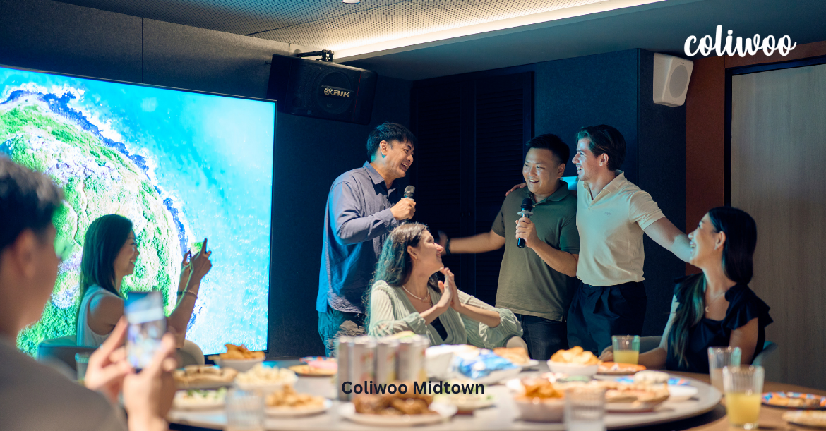 Coliwoo Midtown Lounge.