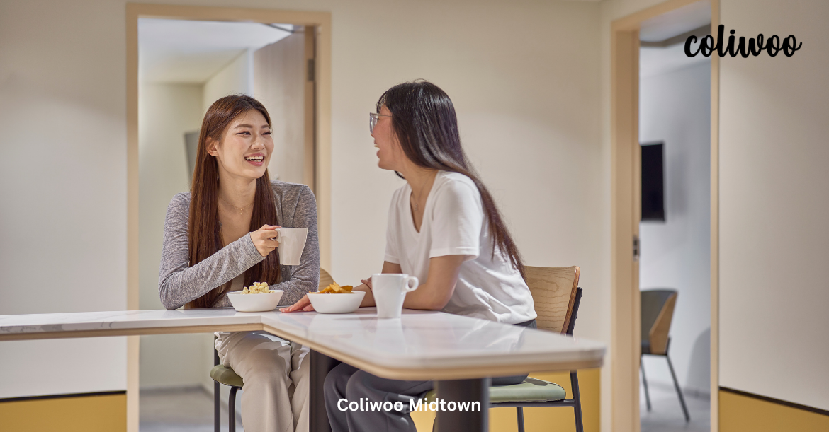 Coliwoo Midtown Lounge.