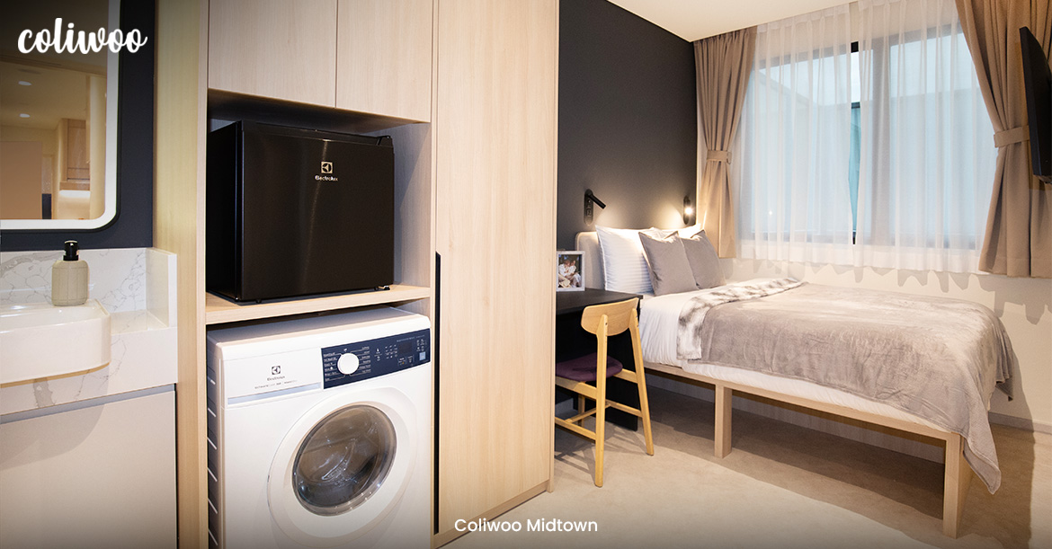 Coliwoo studio apartment featuring private washer for HIP stays.